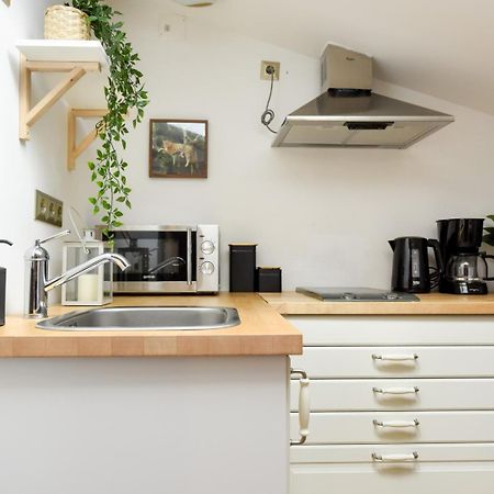Historic Charm, Modern Comfort - Accommodation In The Heart Of The Old Town Βουκουρέστι Εξωτερικό φωτογραφία