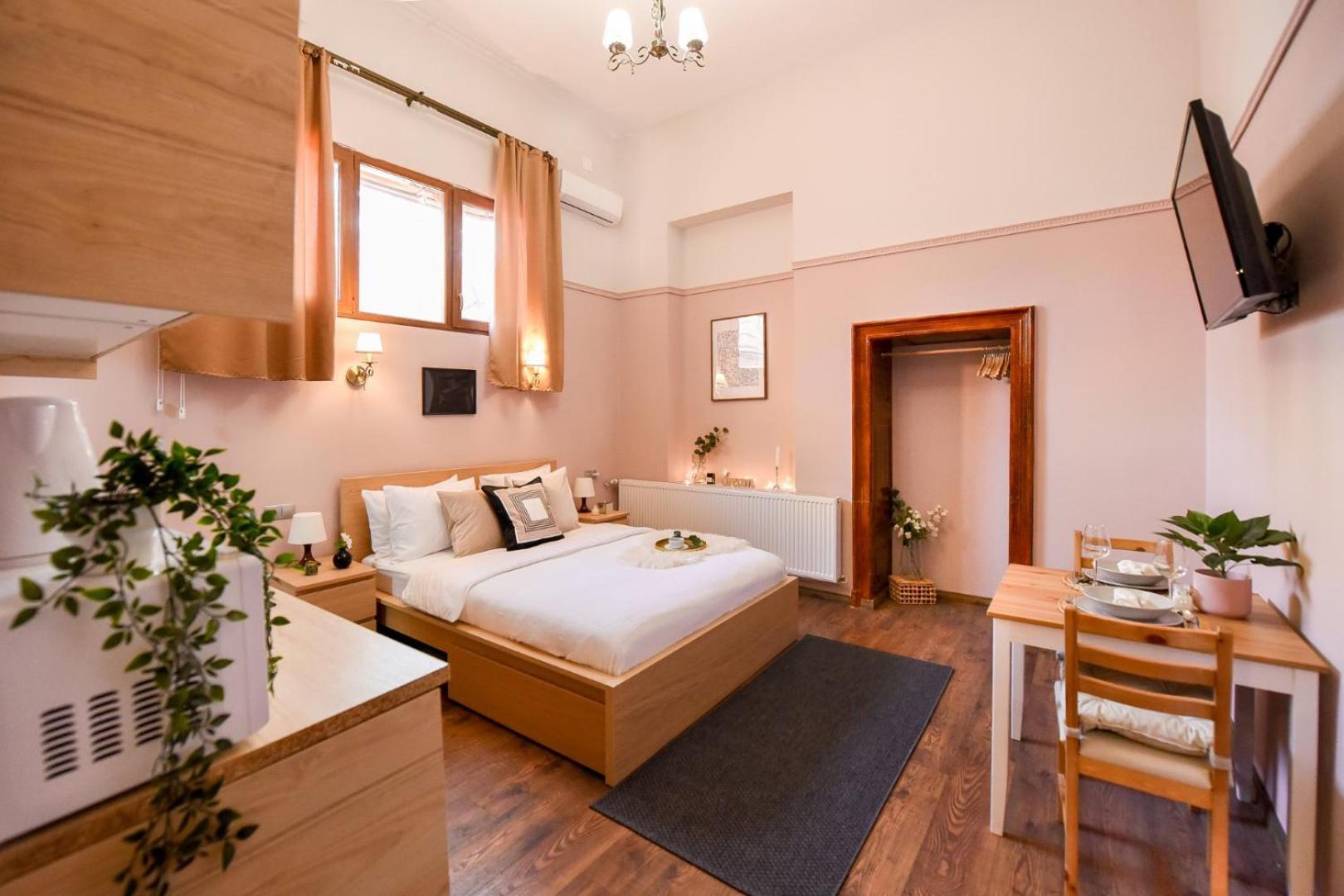 Historic Charm, Modern Comfort - Accommodation In The Heart Of The Old Town Βουκουρέστι Δωμάτιο φωτογραφία