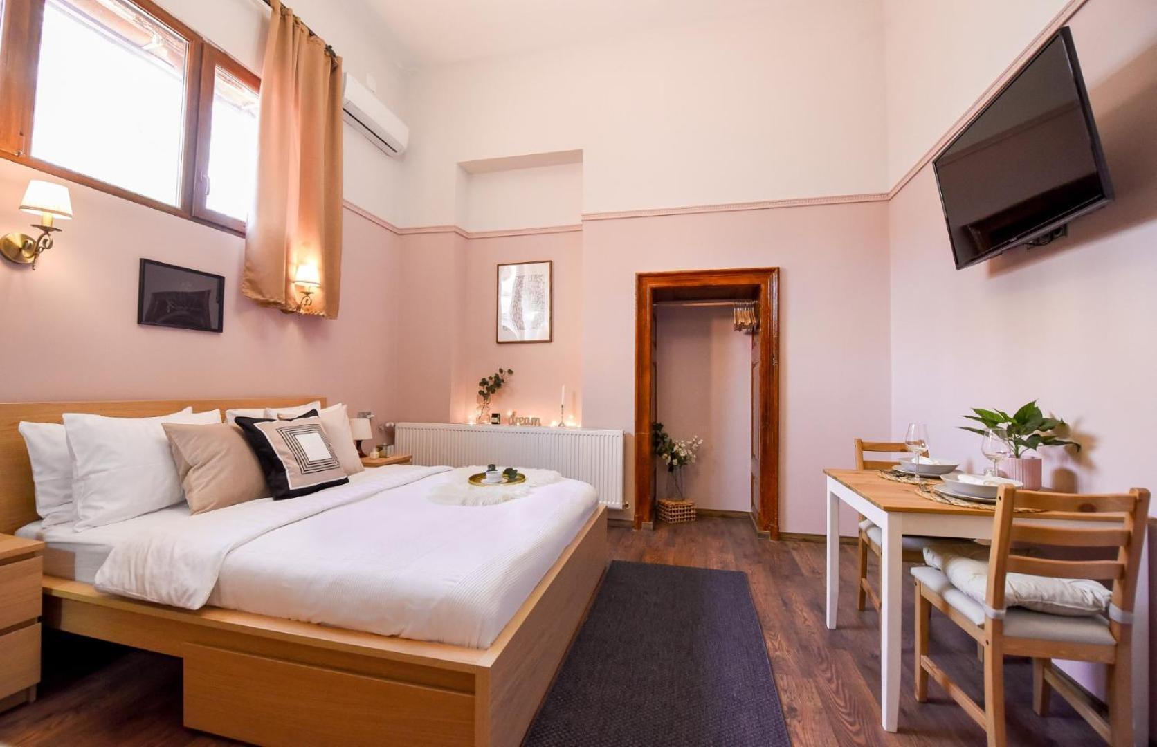 Historic Charm, Modern Comfort - Accommodation In The Heart Of The Old Town Βουκουρέστι Δωμάτιο φωτογραφία