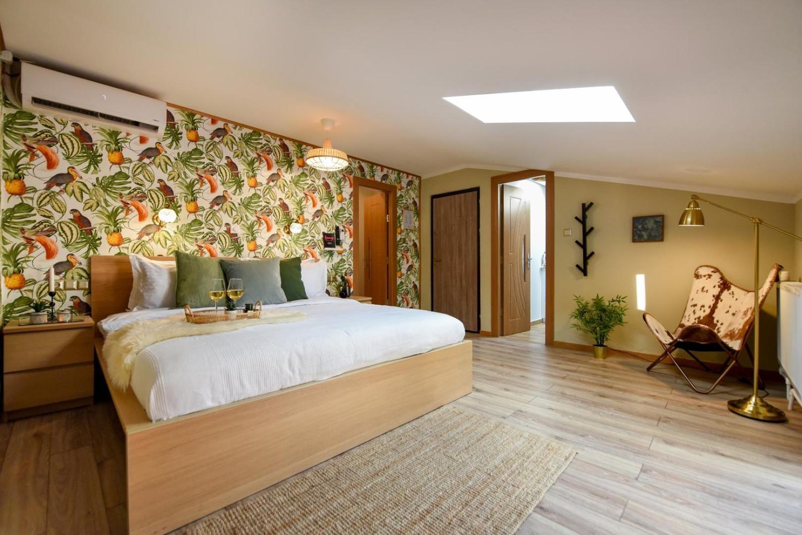 Historic Charm, Modern Comfort - Accommodation In The Heart Of The Old Town Βουκουρέστι Δωμάτιο φωτογραφία